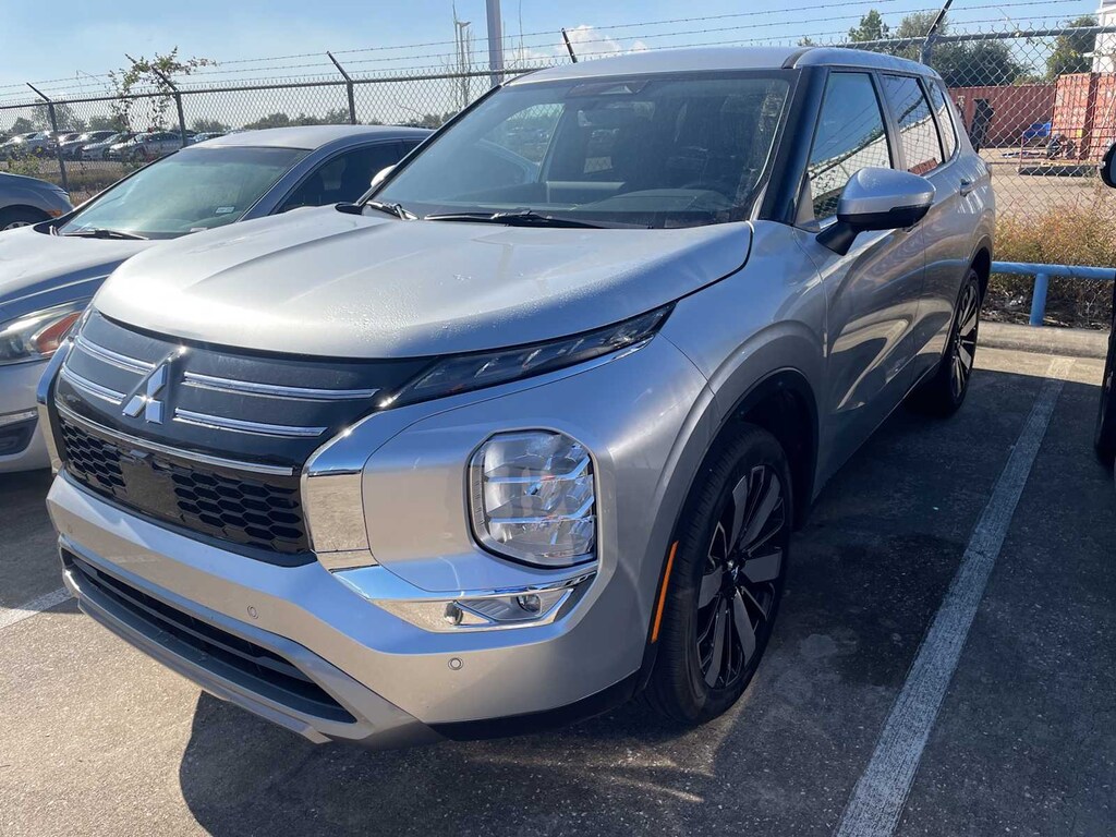 Used 2025 Mitsubishi Outlander SE SUV