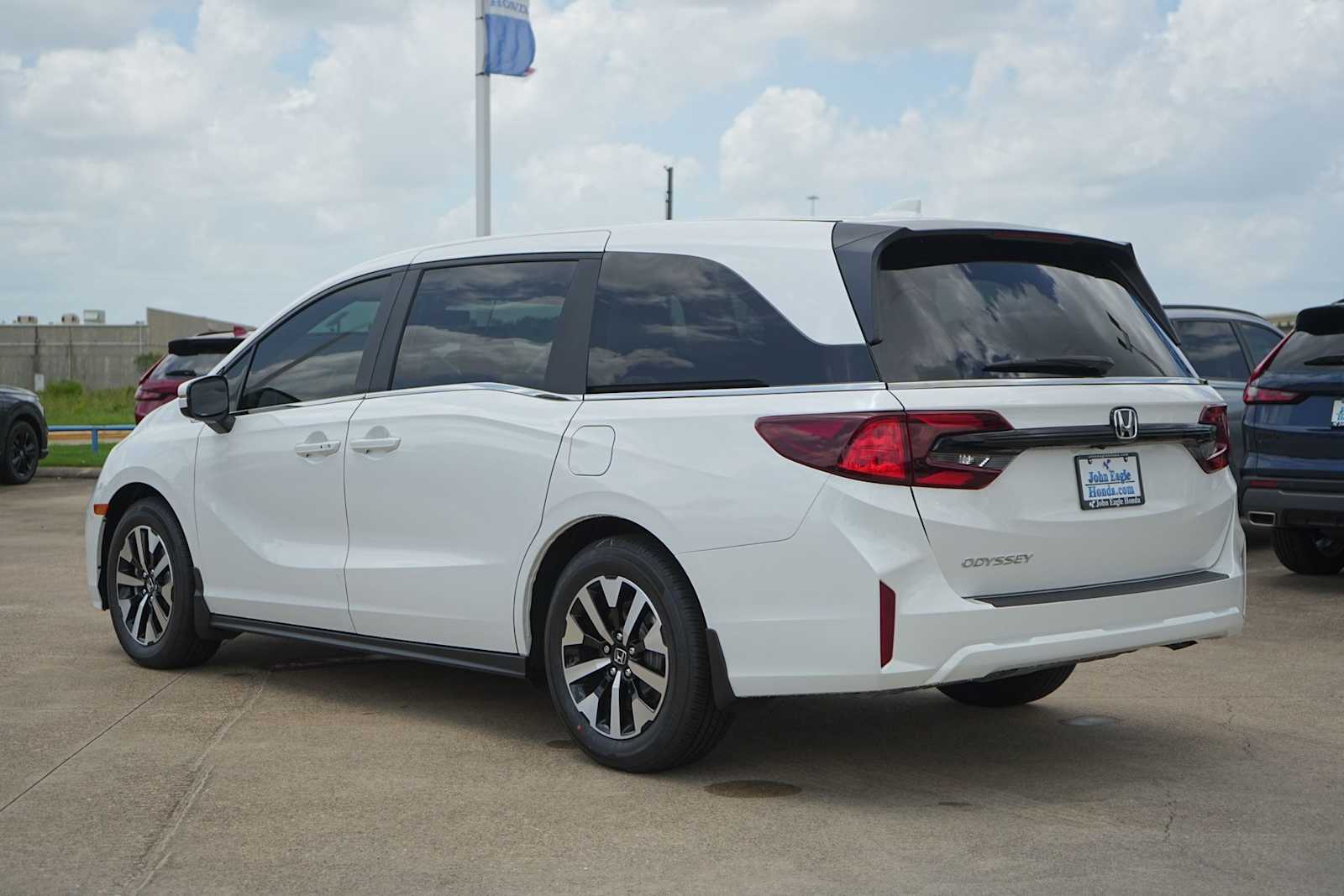 Thumbnail: 2026 Honda Odyssey - 4