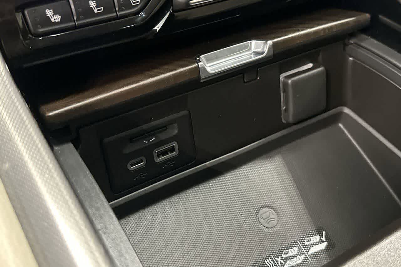 2021 GMC Yukon XL Denali - Photo 23