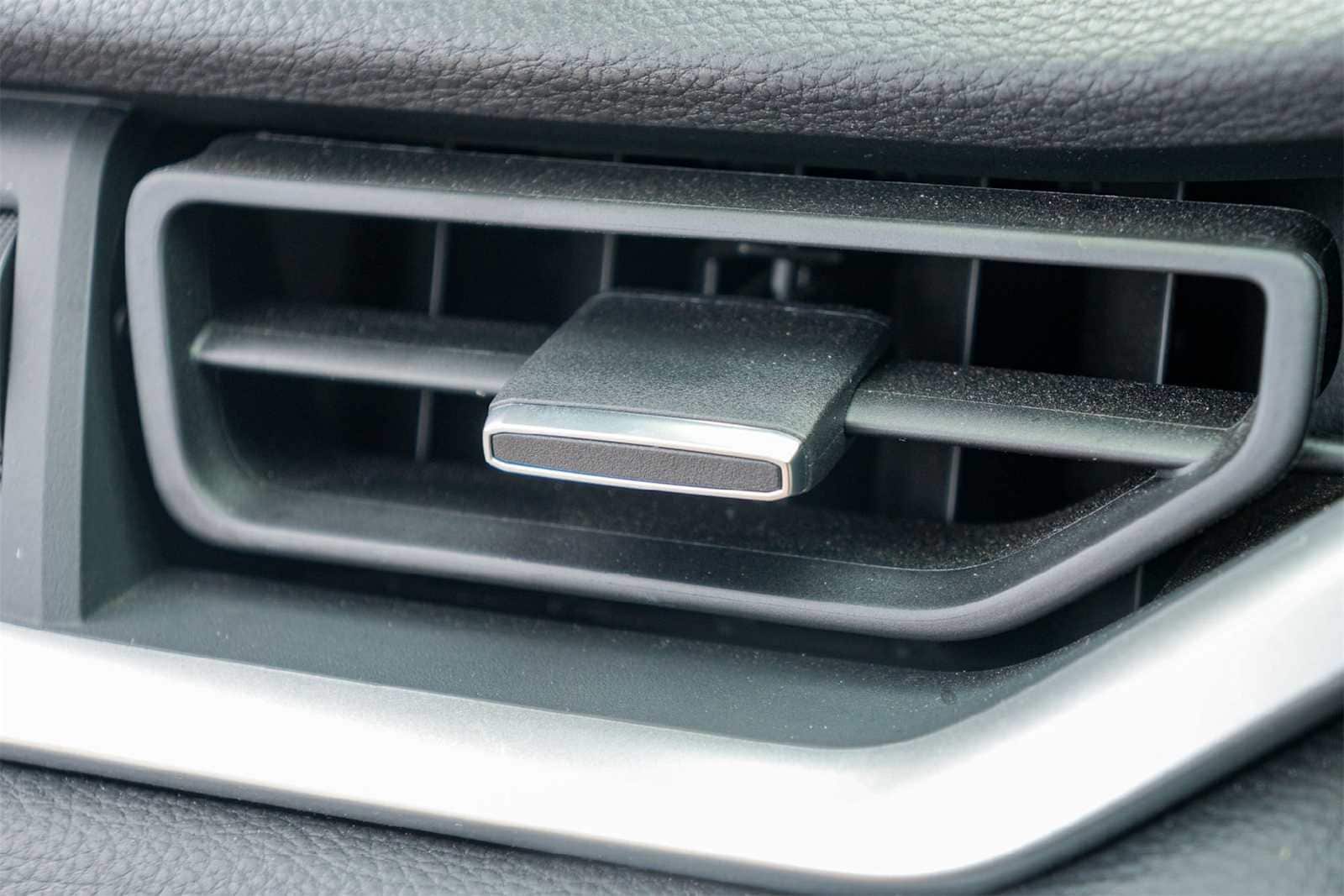 Thumbnail: 2021 Toyota RAV4 - 28