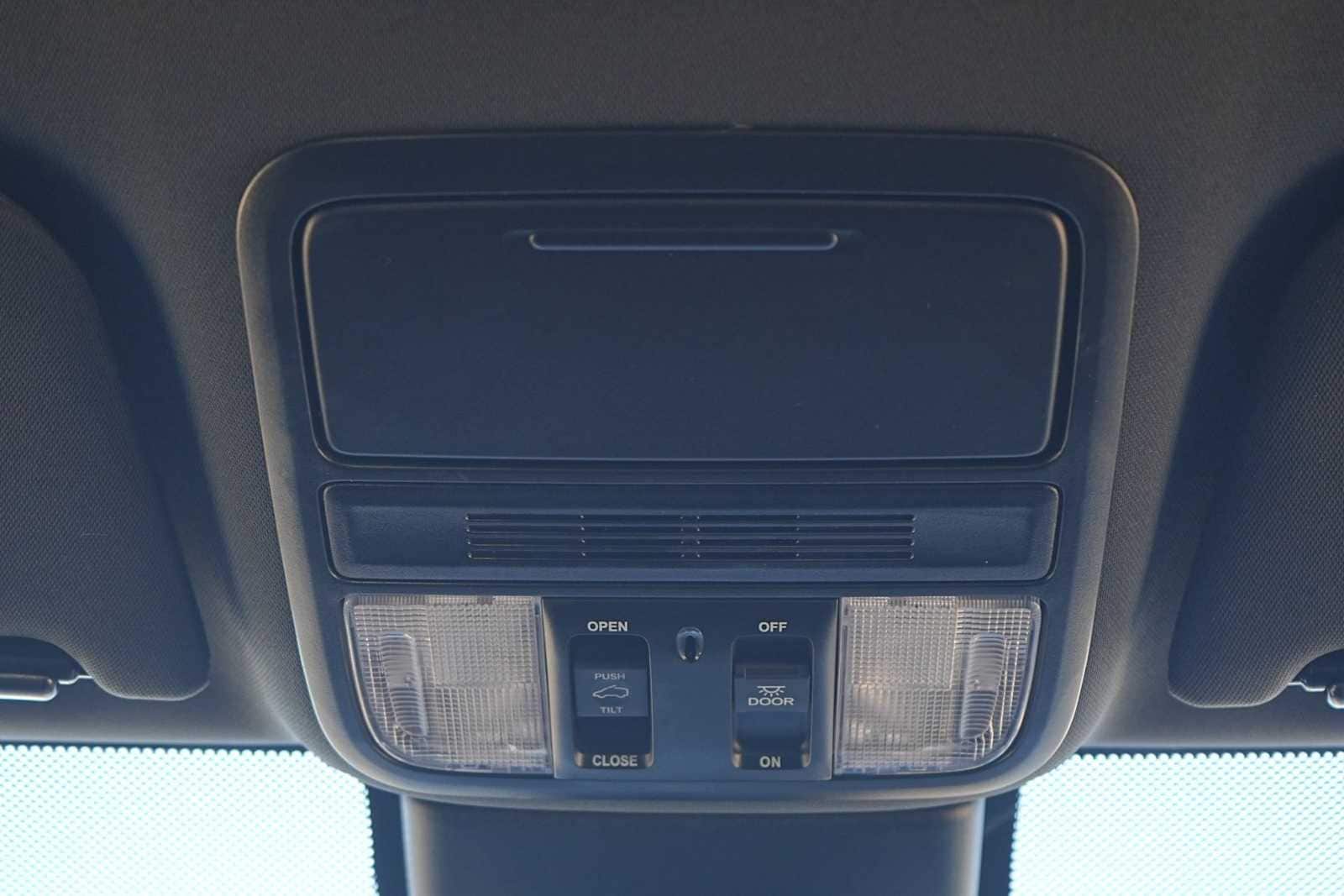 Thumbnail: 2025 Honda Odyssey - 22