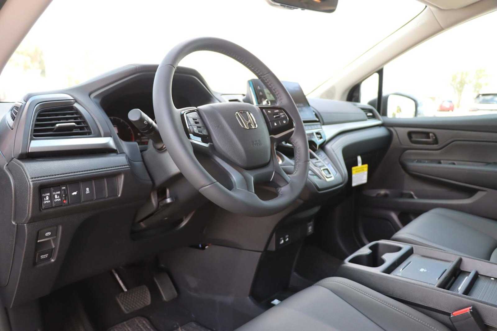 Thumbnail: 2025 Honda Odyssey - 2