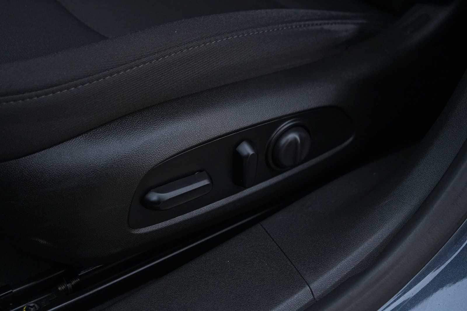 Thumbnail: 2021 Chevrolet Malibu - 12