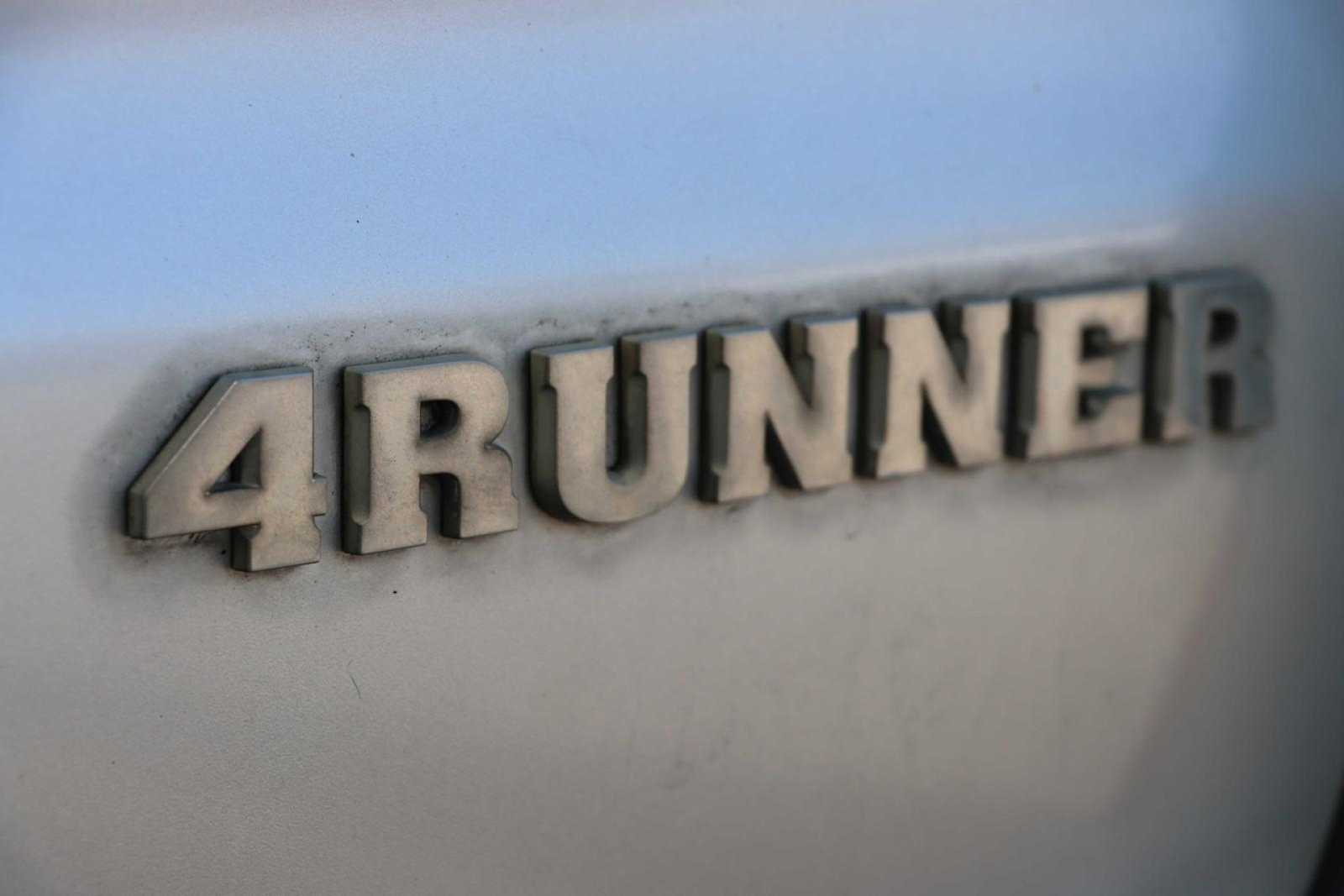 Thumbnail: 2003 Toyota 4Runner - 8