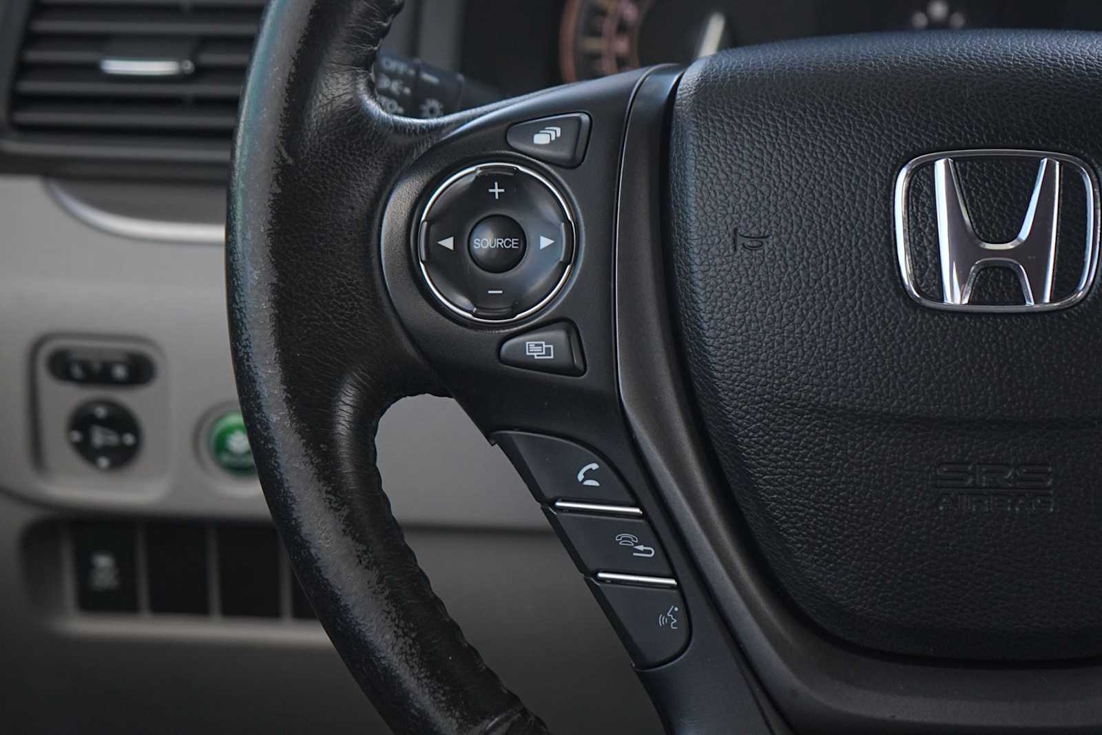 Thumbnail: 2016 Honda Pilot - 17