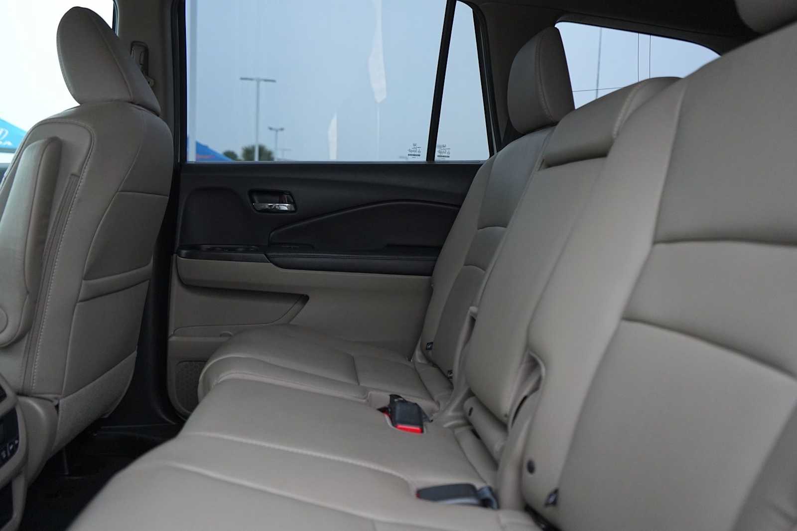 Thumbnail: 2018 Honda Pilot - 14