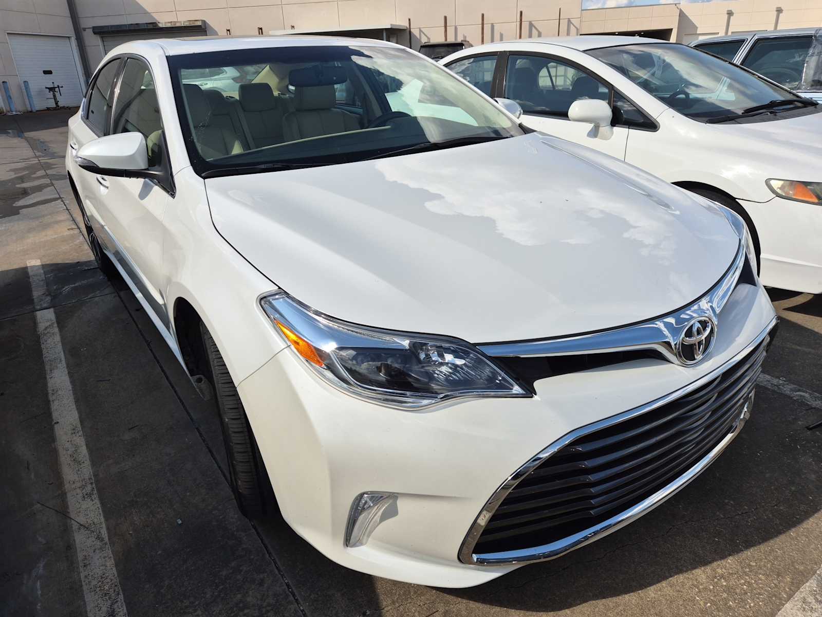 2016 Toyota Avalon XLE Premium photo 4