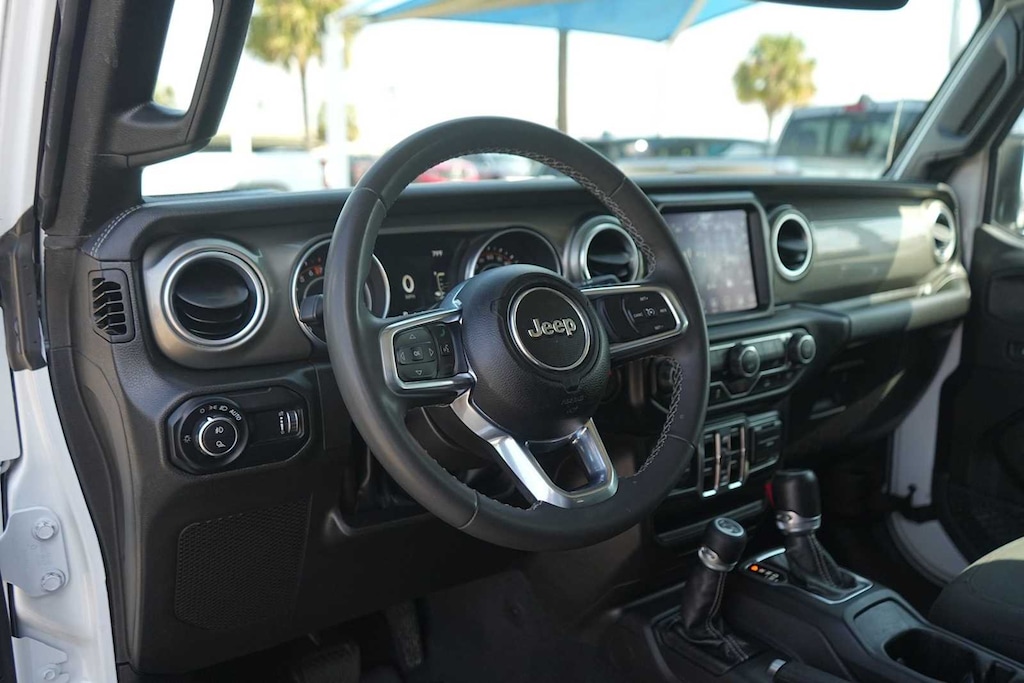 Used 2023 Jeep Gladiator Overland Truck Crew Cab