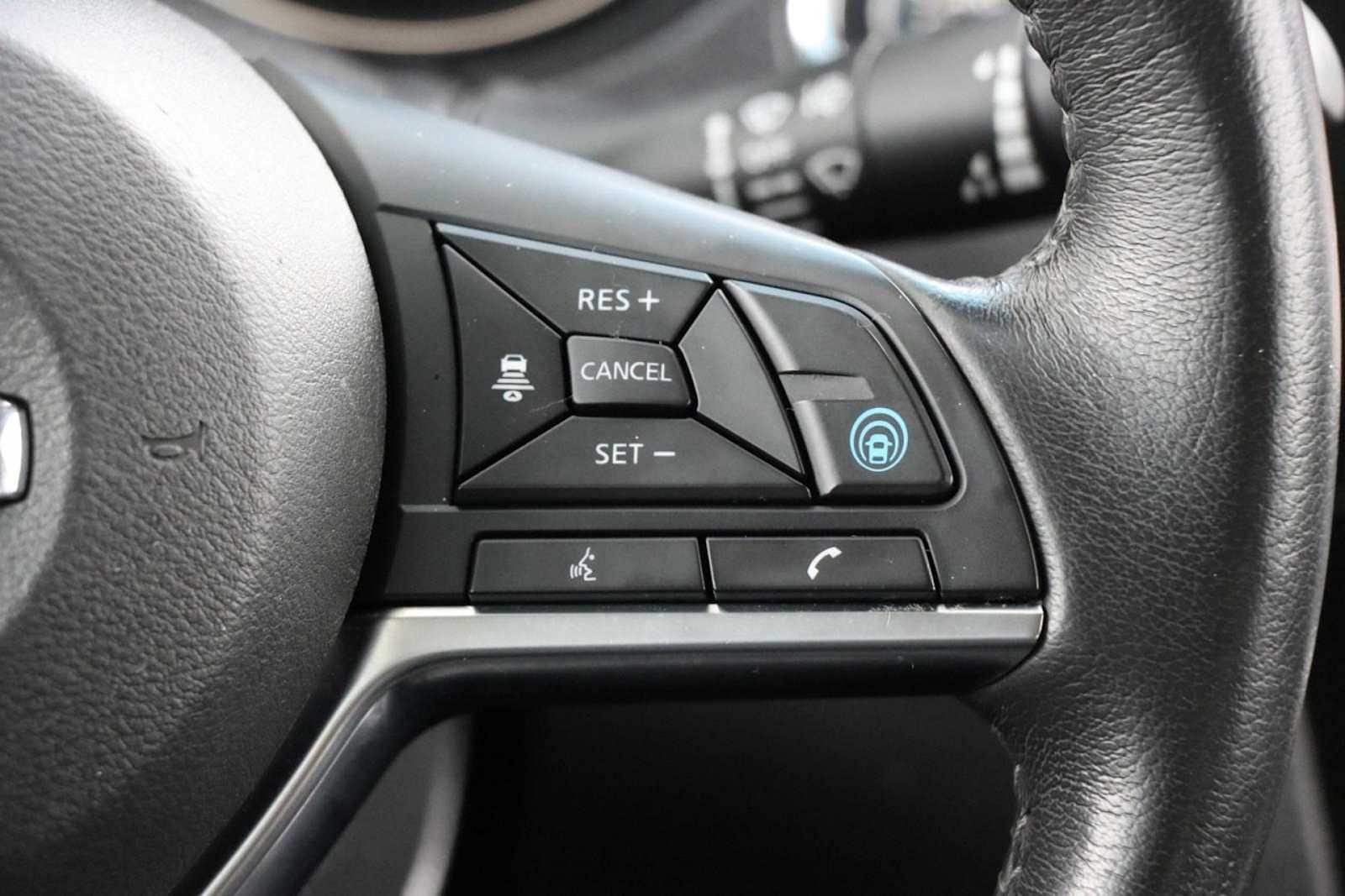2019 Nissan Rogue Sport SL 24
