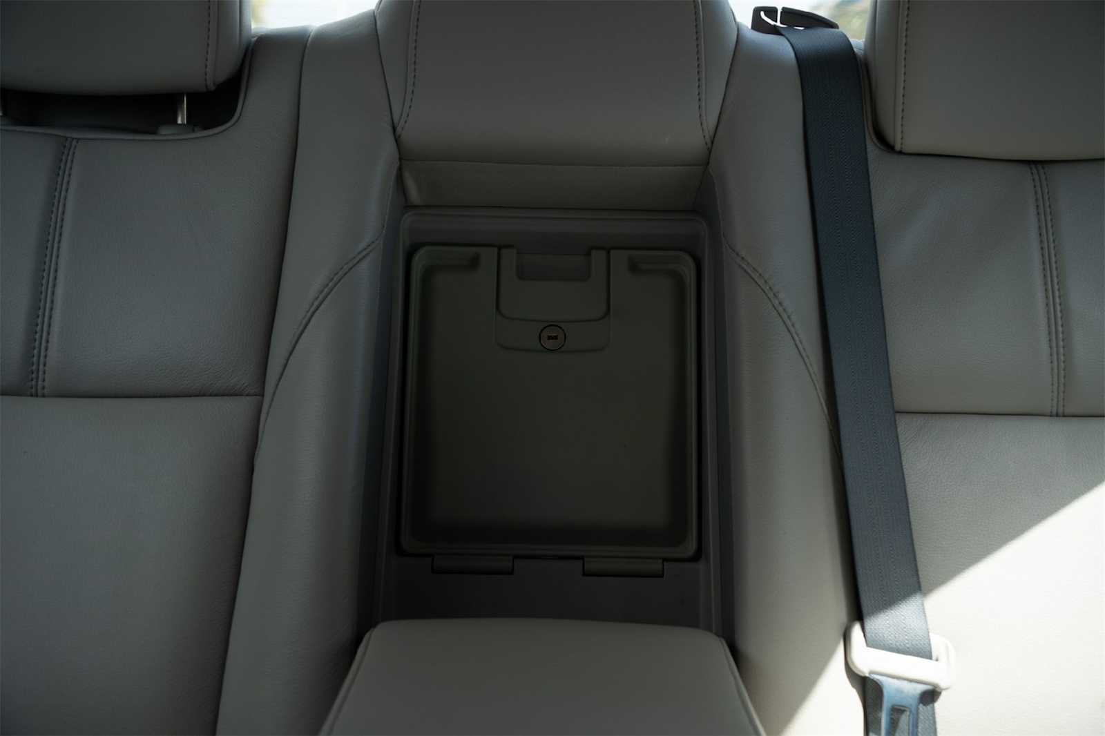 Thumbnail: 2014 Toyota Avalon - 27