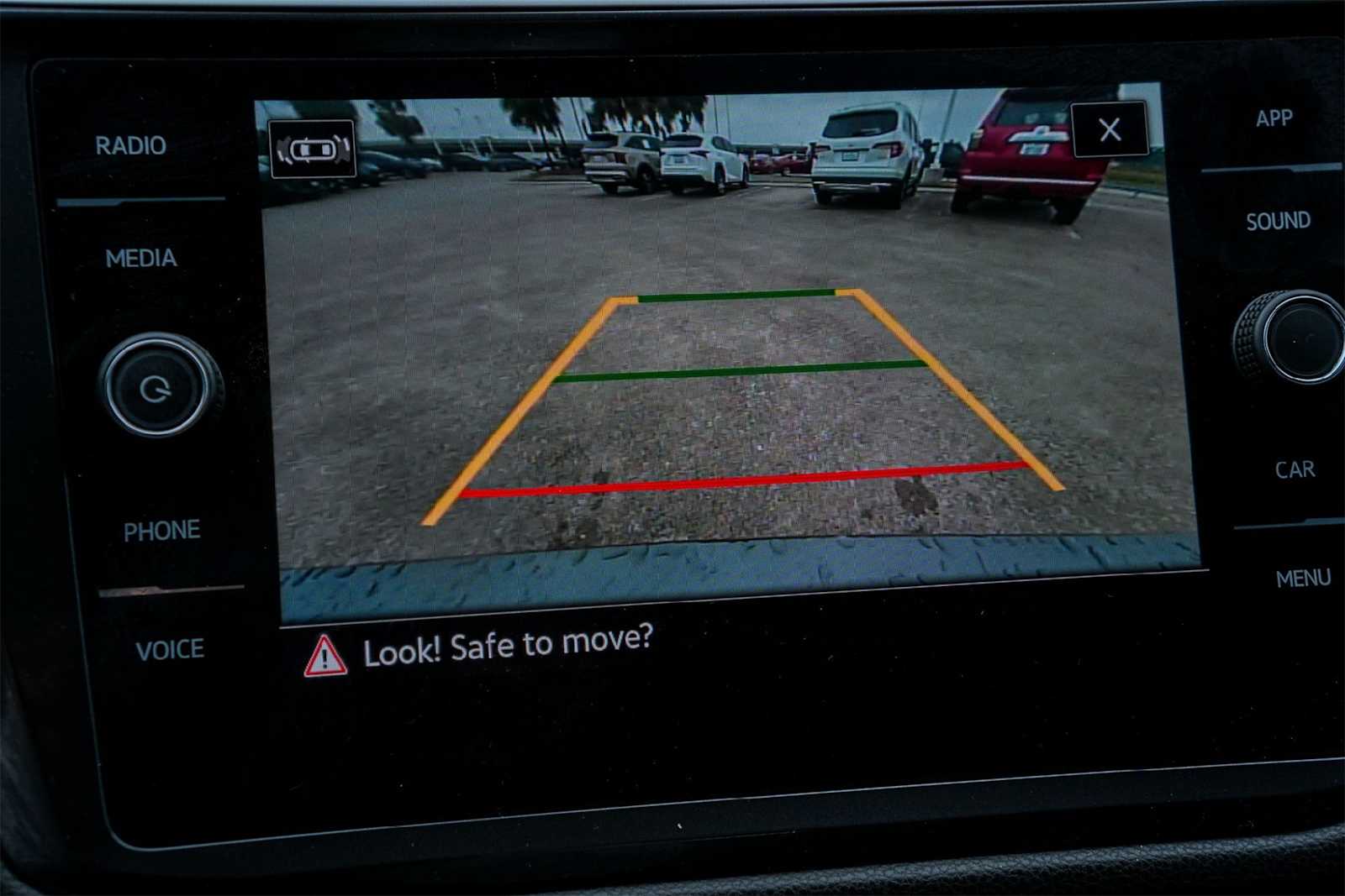 Thumbnail: 2024 Volkswagen Tiguan - 24