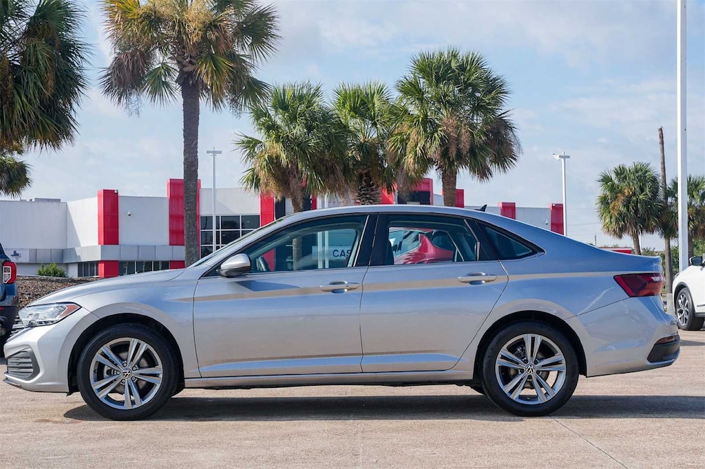 Used 2024 Volkswagen Jetta 1.5T SE Sedan
