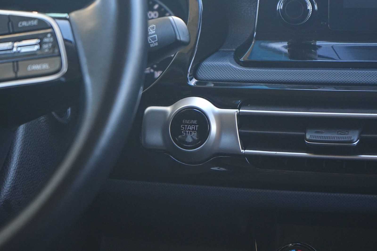 Thumbnail: 2023 Kia Seltos - 24