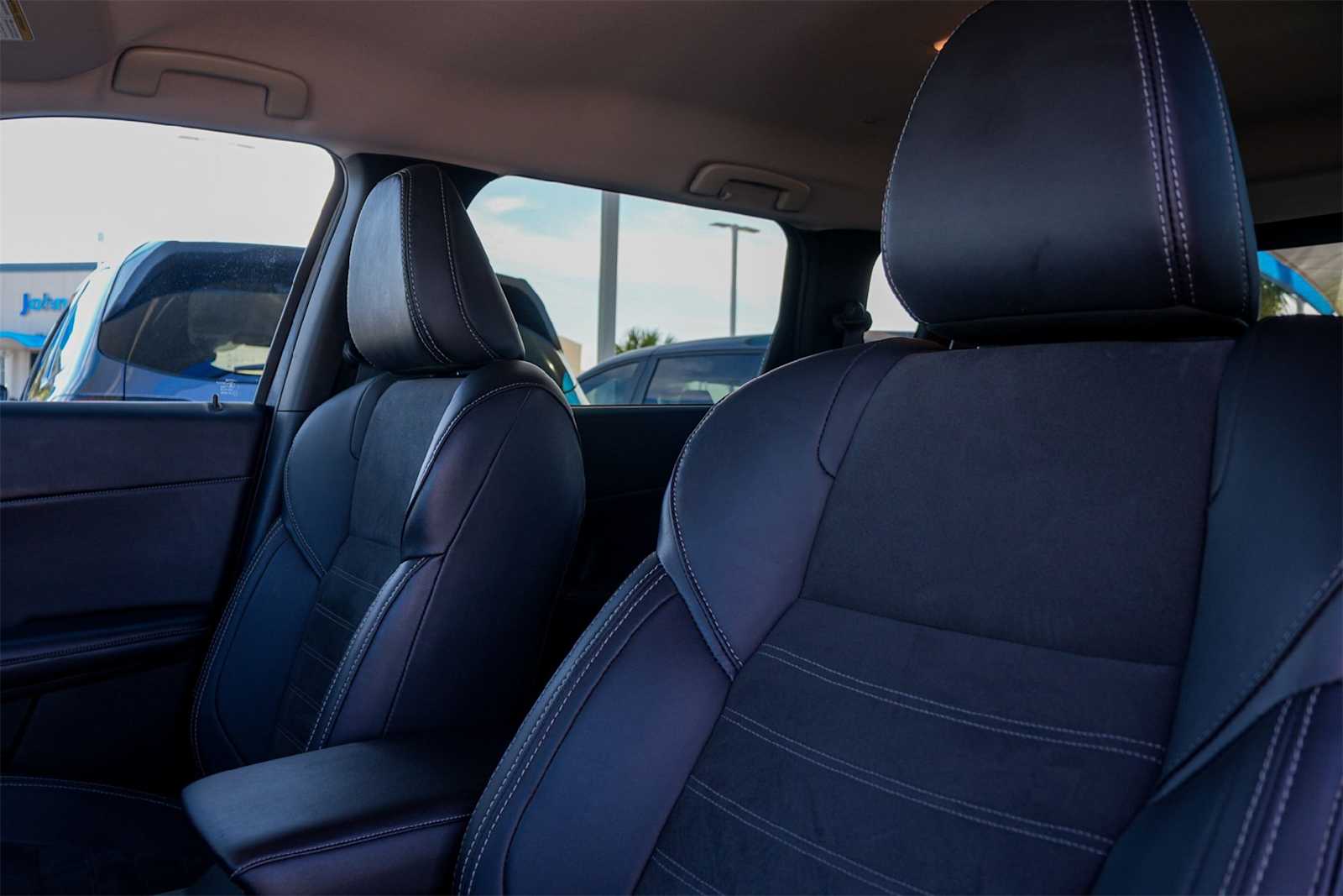 Thumbnail: 2024 Mitsubishi Outlander - 11