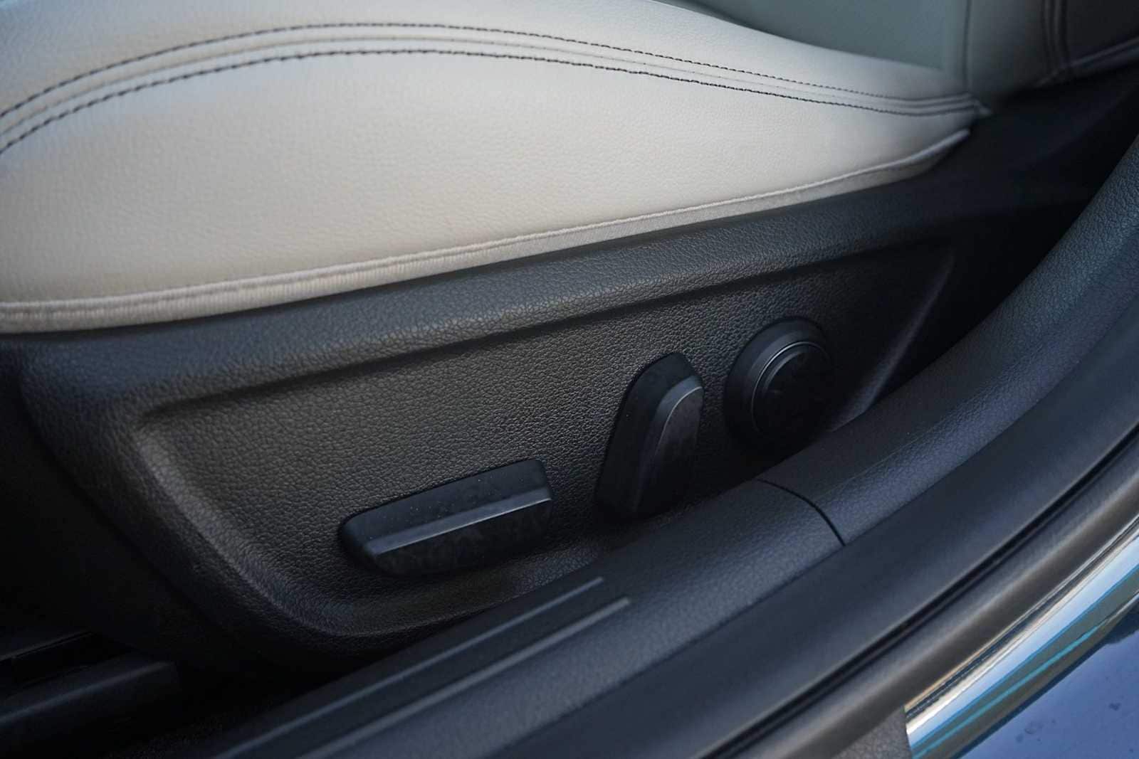 Thumbnail: 2024 Genesis G70 - 12