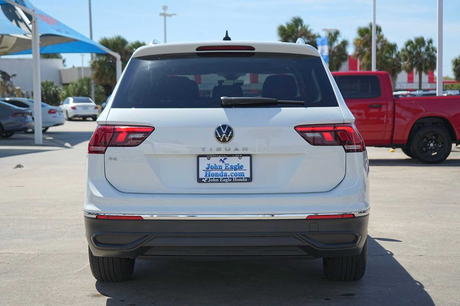 Thumbnail: 2022 Volkswagen Tiguan - 5