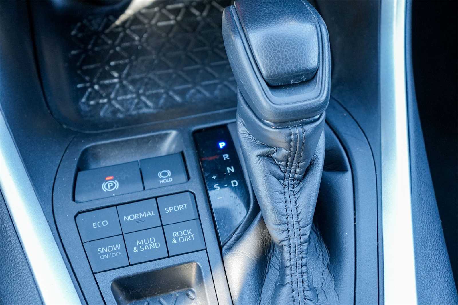 Thumbnail: 2024 Toyota RAV4 - 17