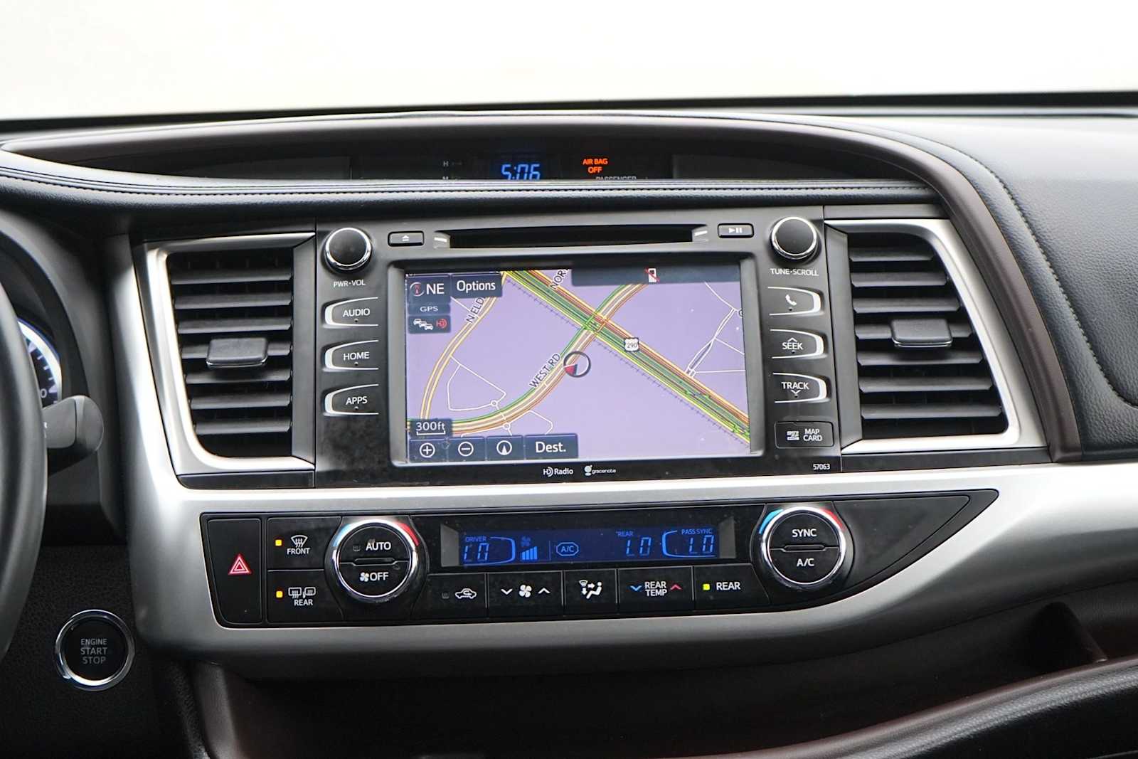 Thumbnail: 2015 Toyota Highlander - 19