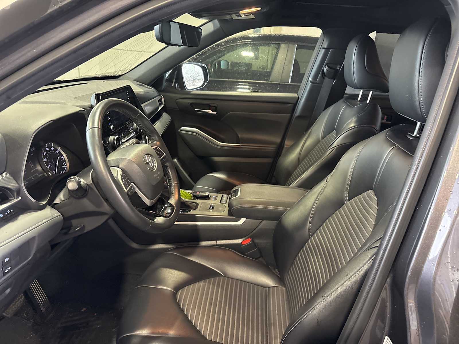 2022 Toyota Highlander XSE 7