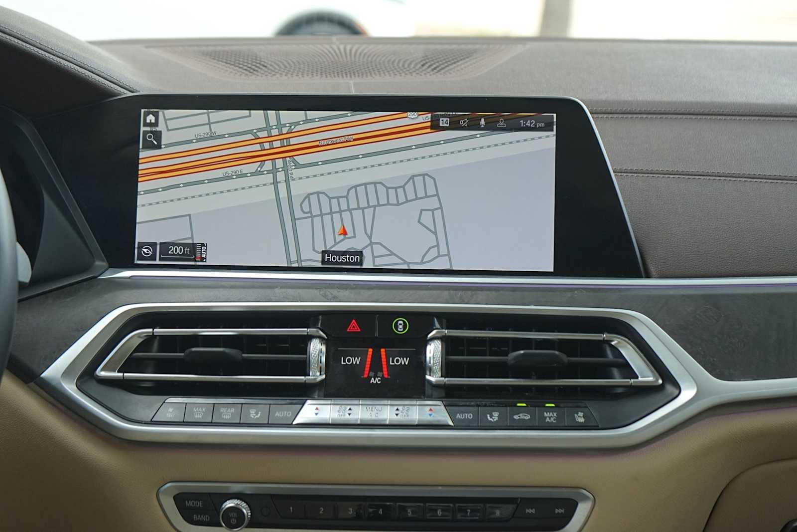 Thumbnail: 2019 BMW X7 - 25