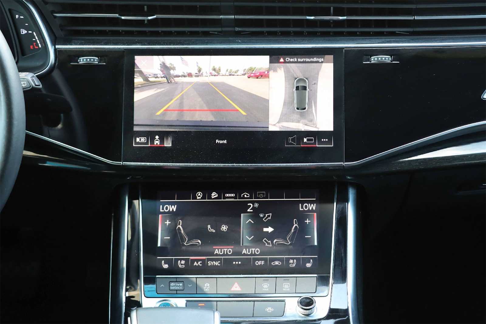 Thumbnail: 2021 Audi Q8 - 17
