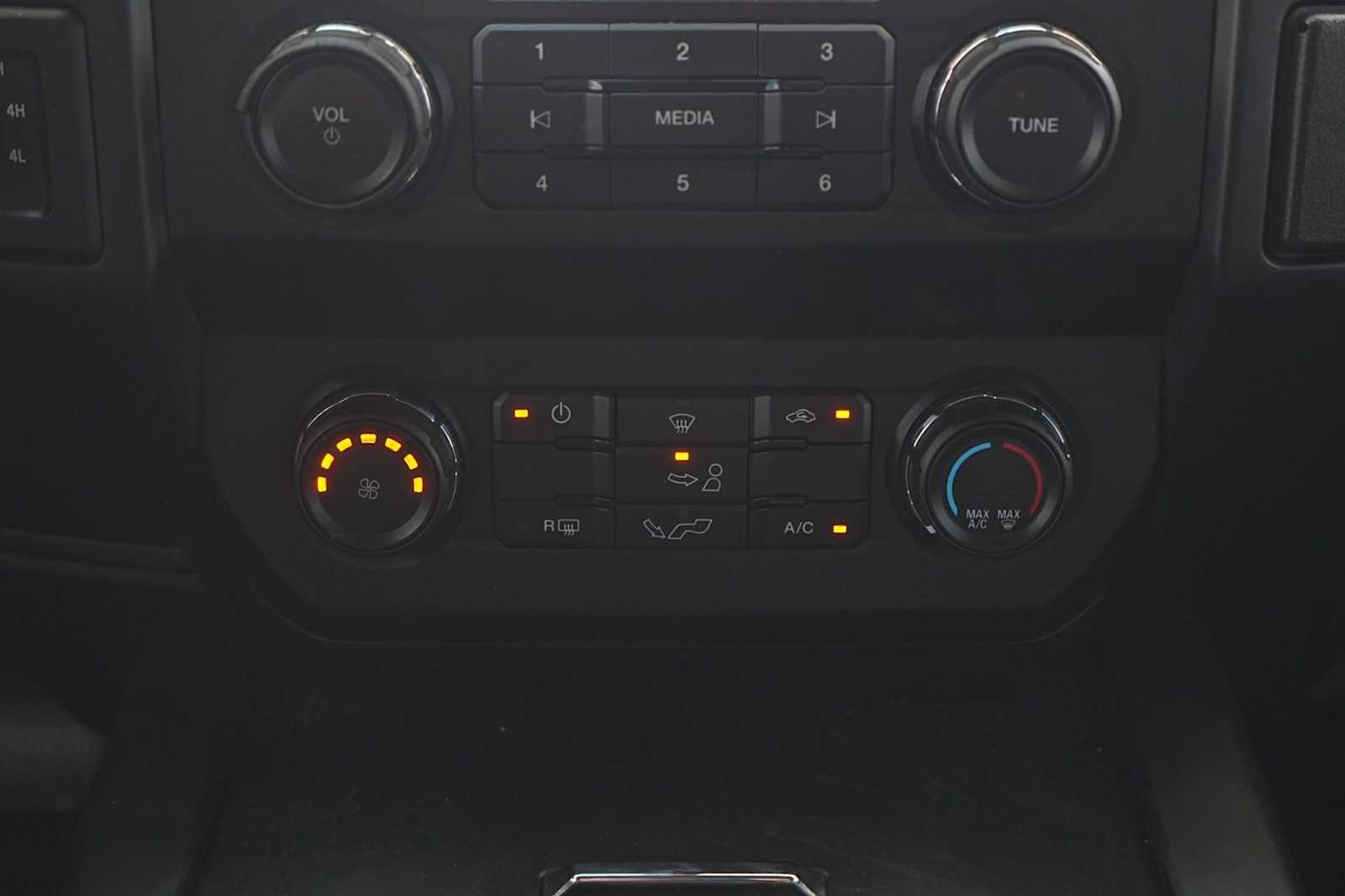 Thumbnail: 2019 Ford F-150 - 19