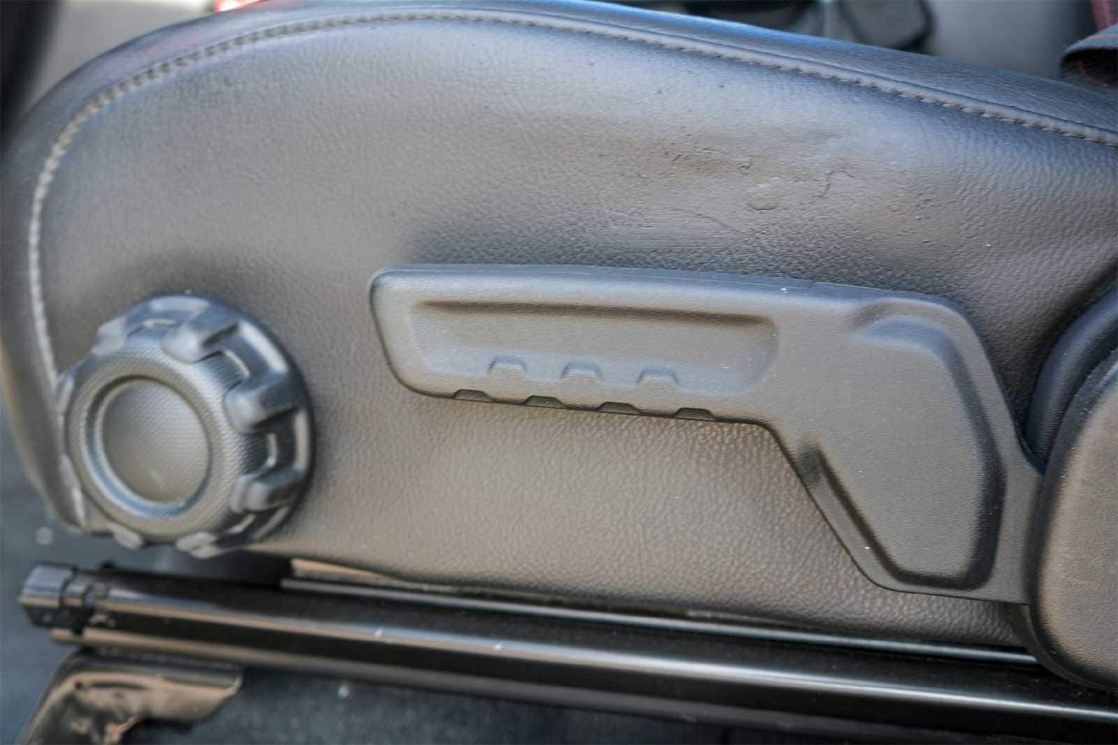 Thumbnail: 2019 Jeep Wrangler - 21