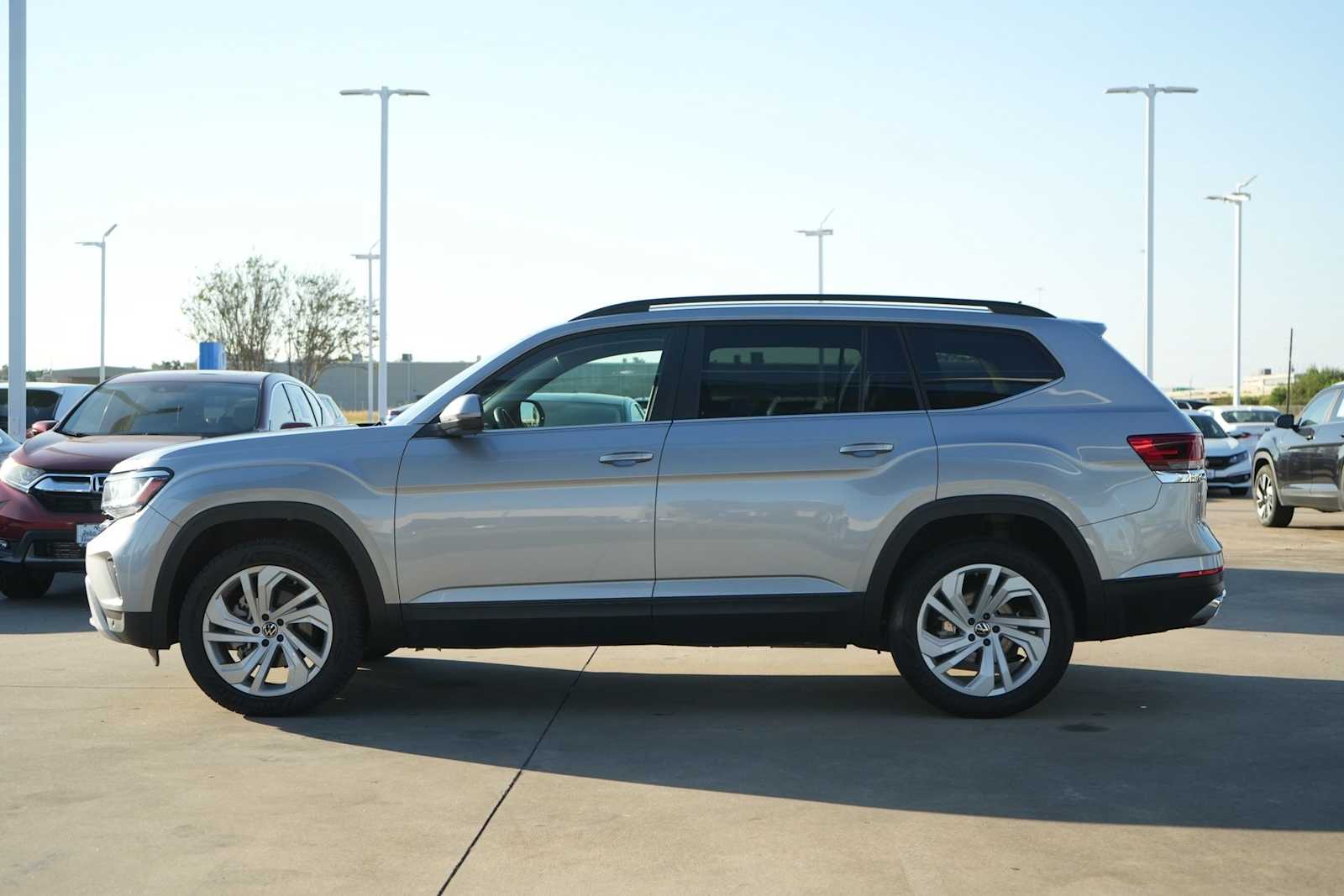 Thumbnail: 2022 Volkswagen Atlas - 3