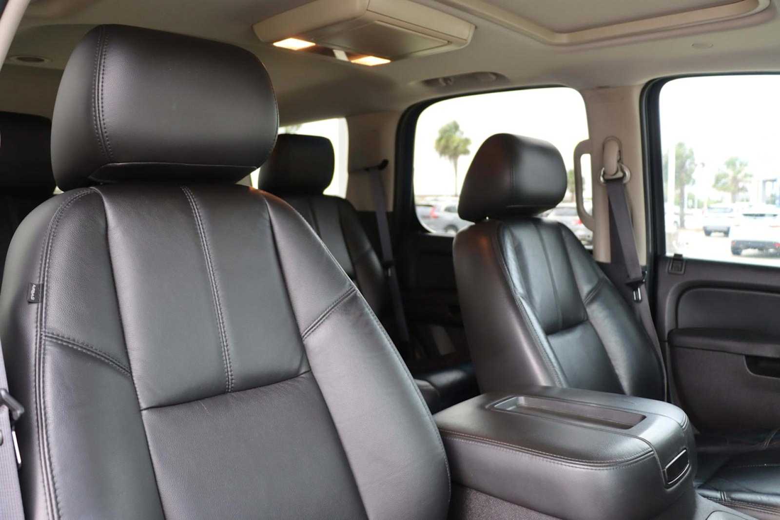 Thumbnail: 2011 Chevrolet Tahoe - 12