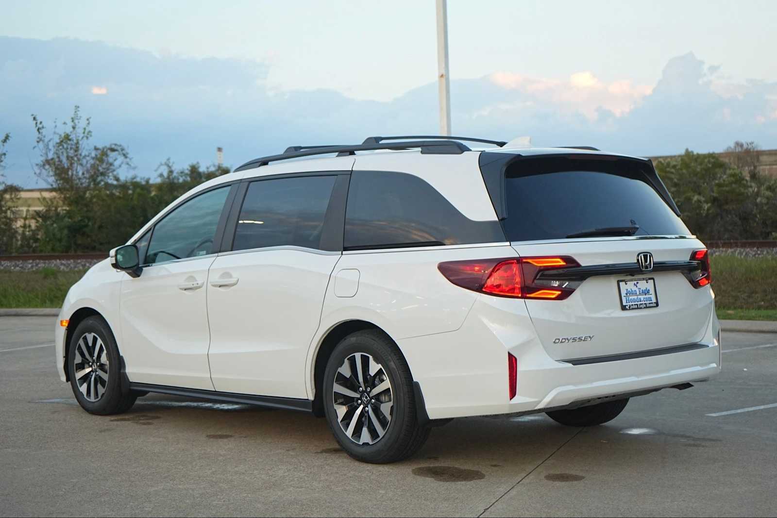 2026 Honda Odyssey EX-L photo 4