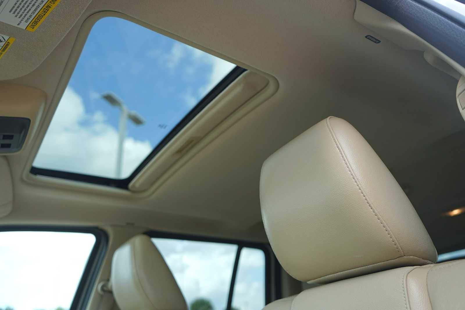 Thumbnail: 2010 Ford Explorer - 25