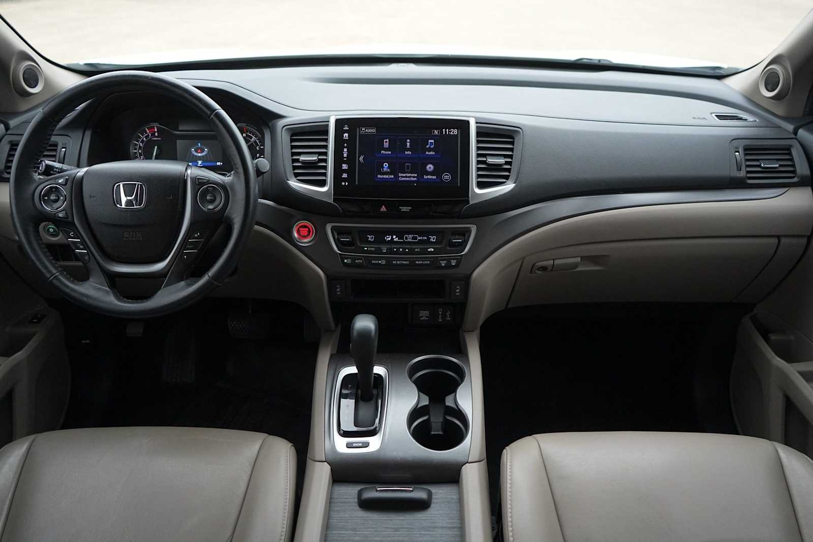 Thumbnail: 2018 Honda Pilot - 10