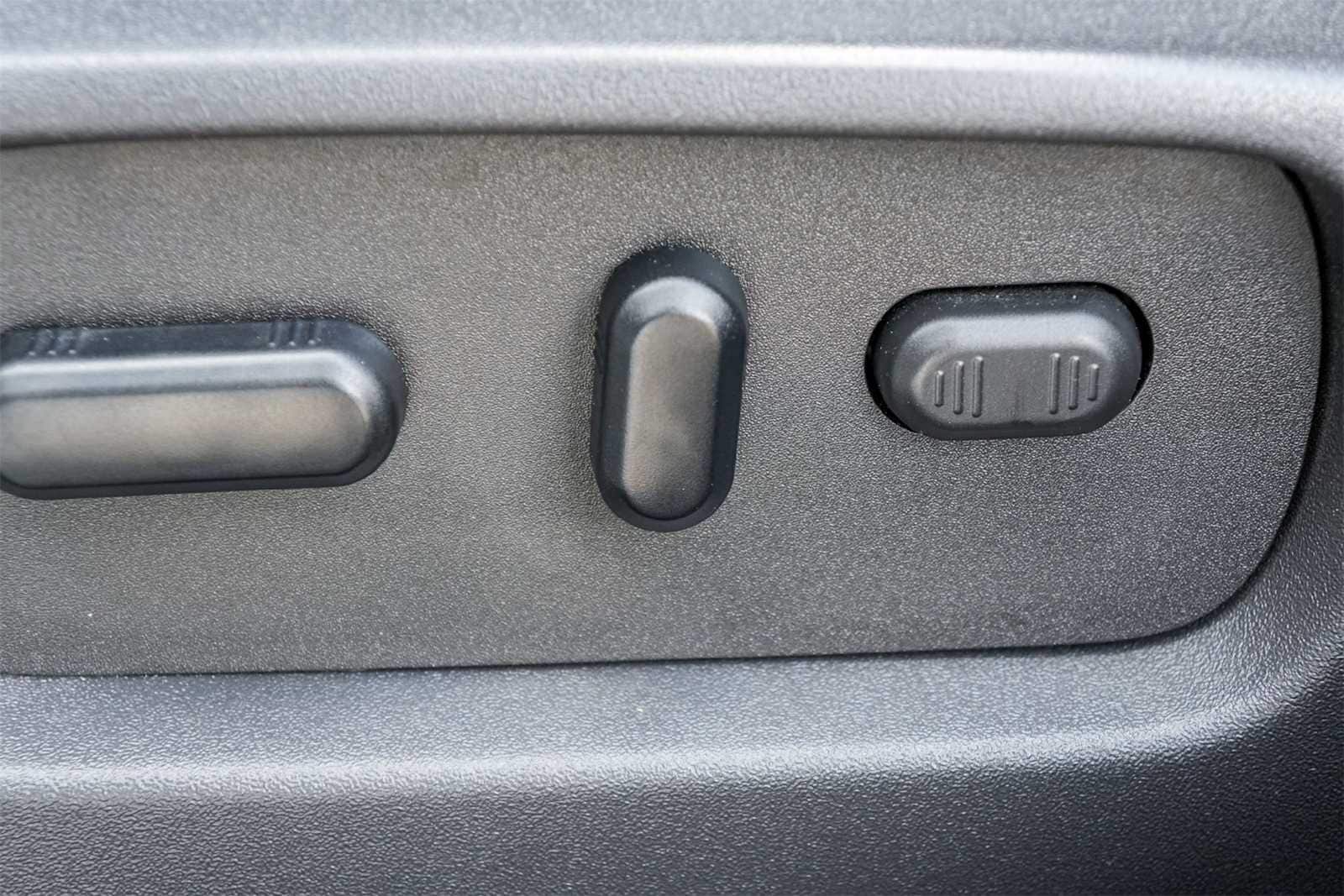 Thumbnail: 2012 Ford Explorer - 21