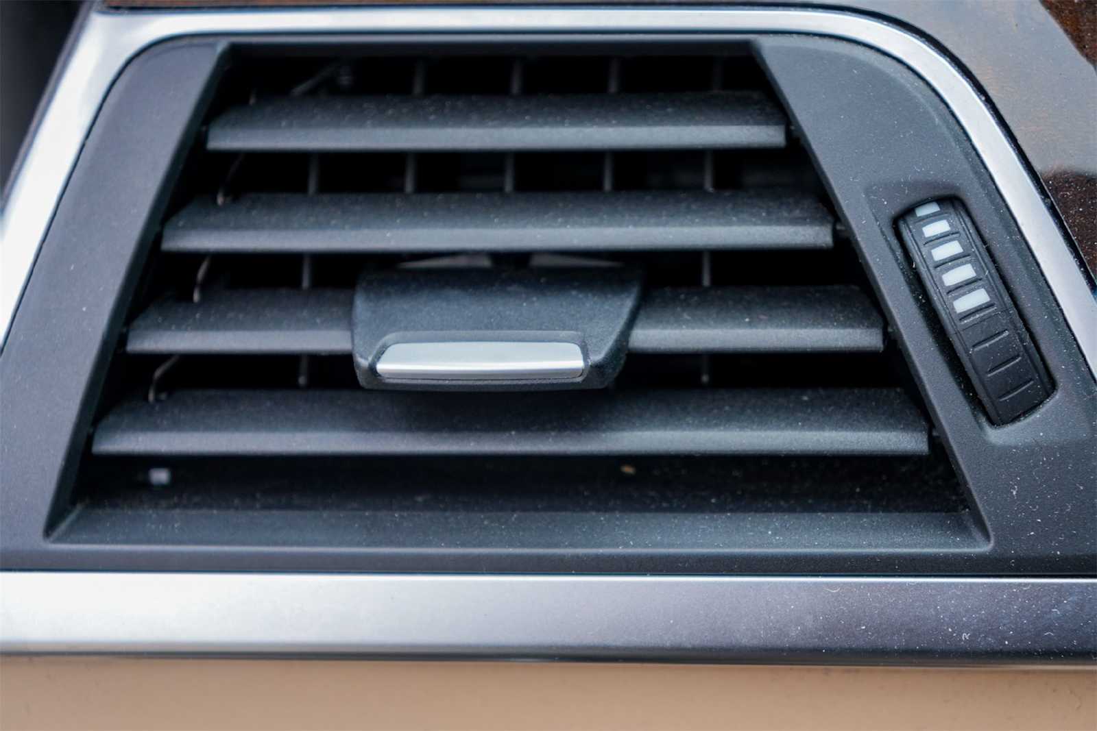 Thumbnail: 2017 BMW 3 Series - 28