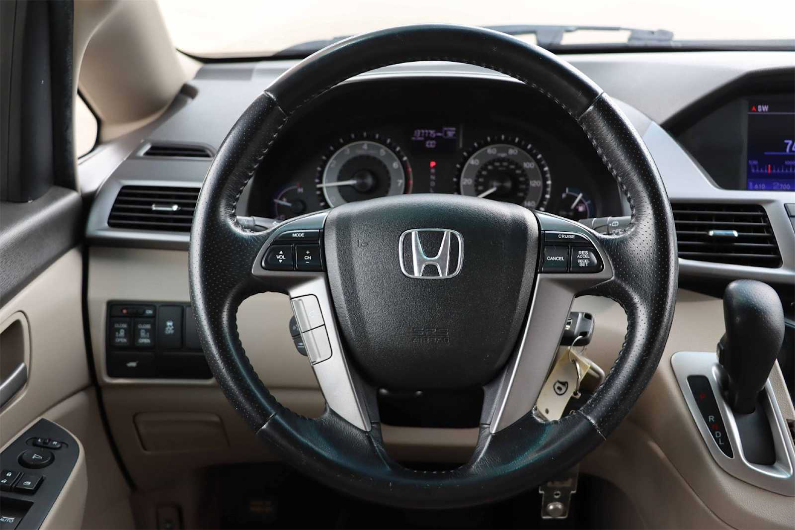 Thumbnail: 2012 Honda Odyssey - 16