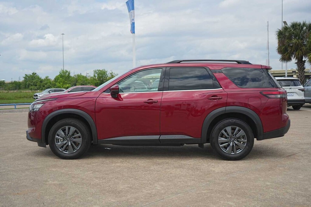 Used 2025 Nissan Pathfinder SV SUV