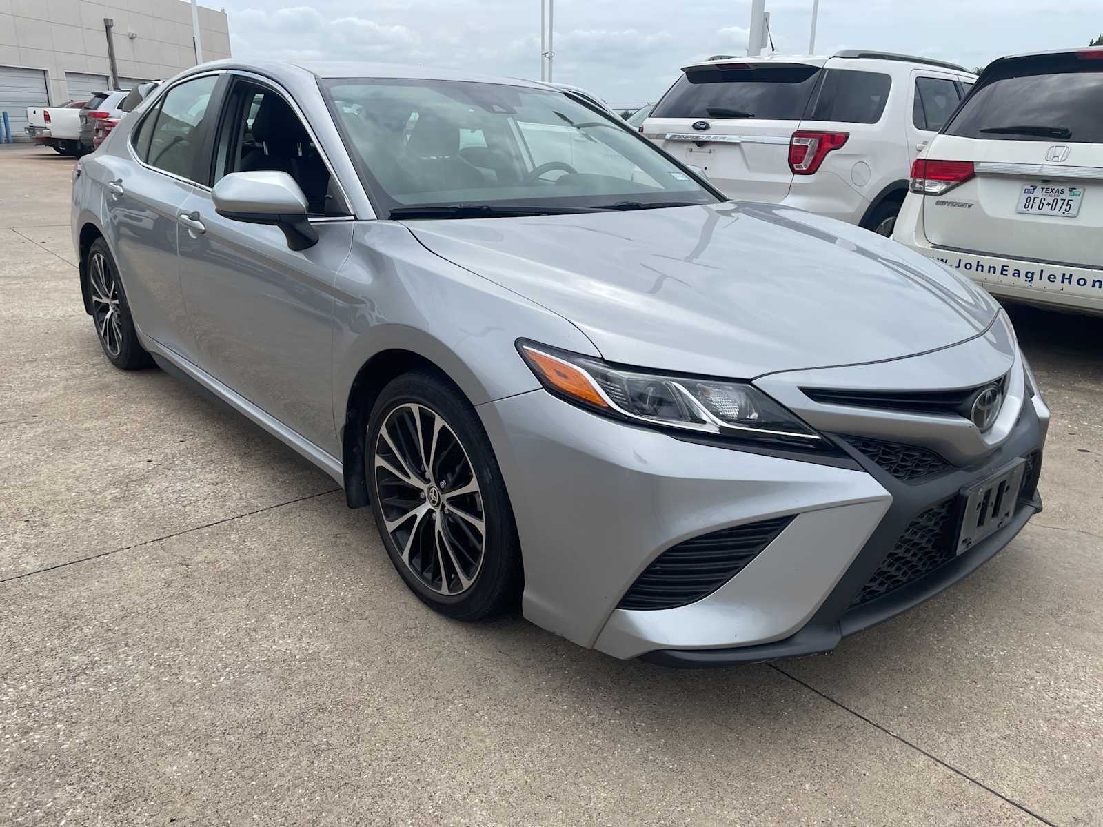 Thumbnail: 2020 Toyota Camry - 4