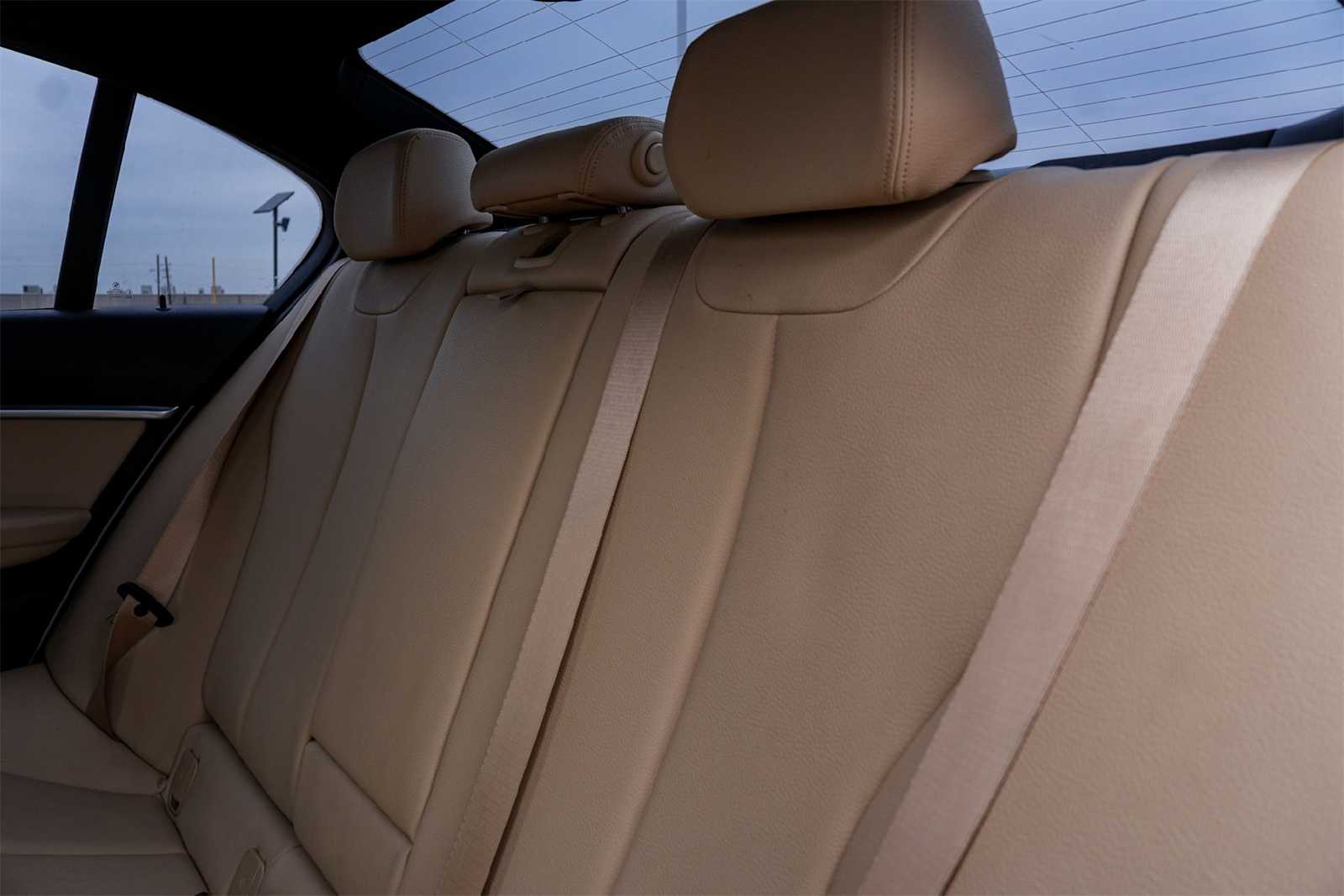 Thumbnail: 2017 BMW 3 Series - 13