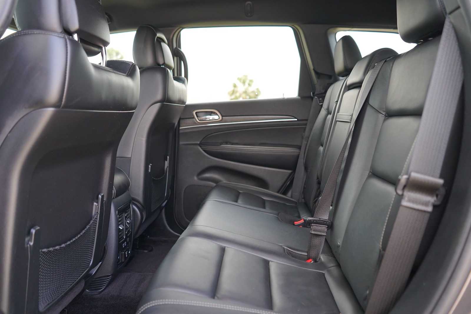 Thumbnail: 2017 Jeep Grand Cherokee - 15