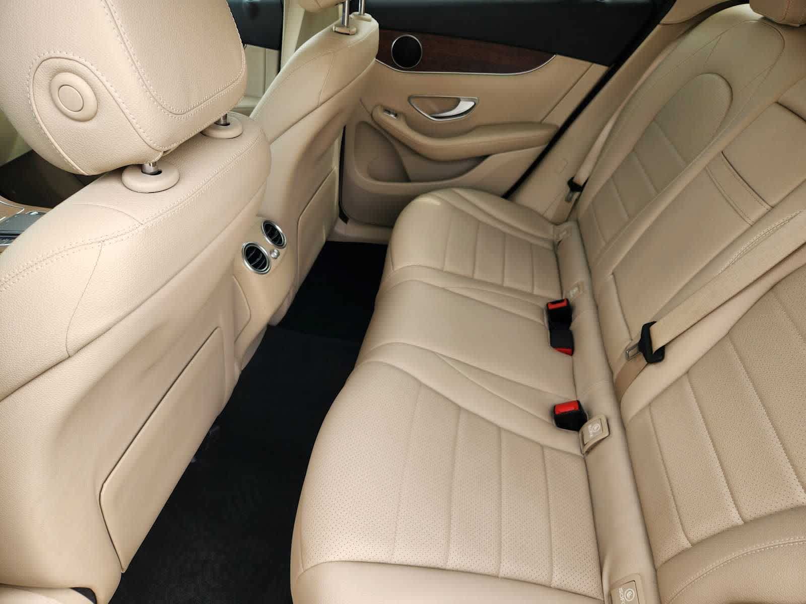 Thumbnail: 2022 Mercedes-Benz GLC - 30