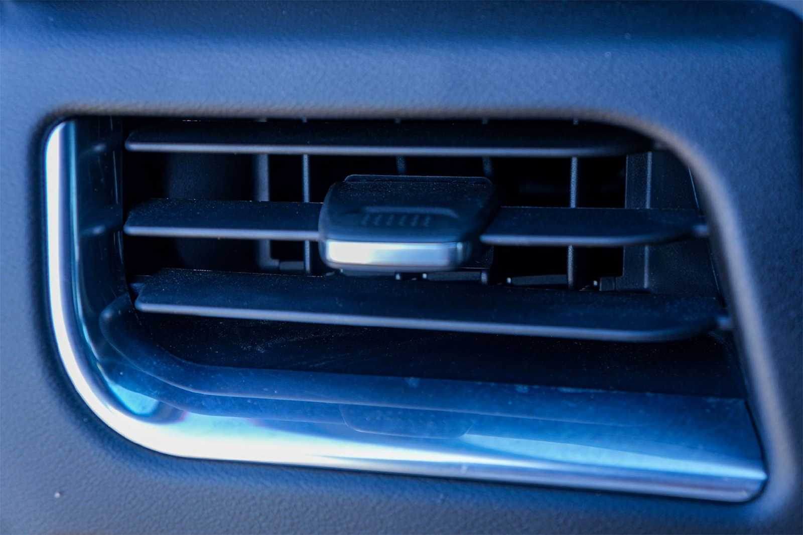 Thumbnail: 2022 Chevrolet Tahoe - 28