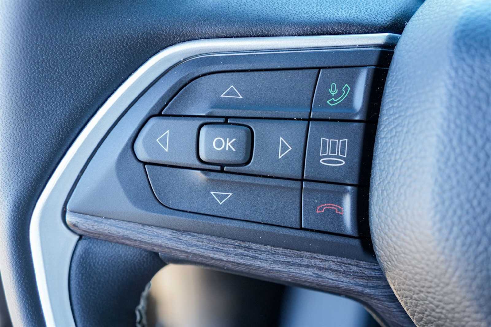 Thumbnail: 2023 Jeep Grand Cherokee - 25