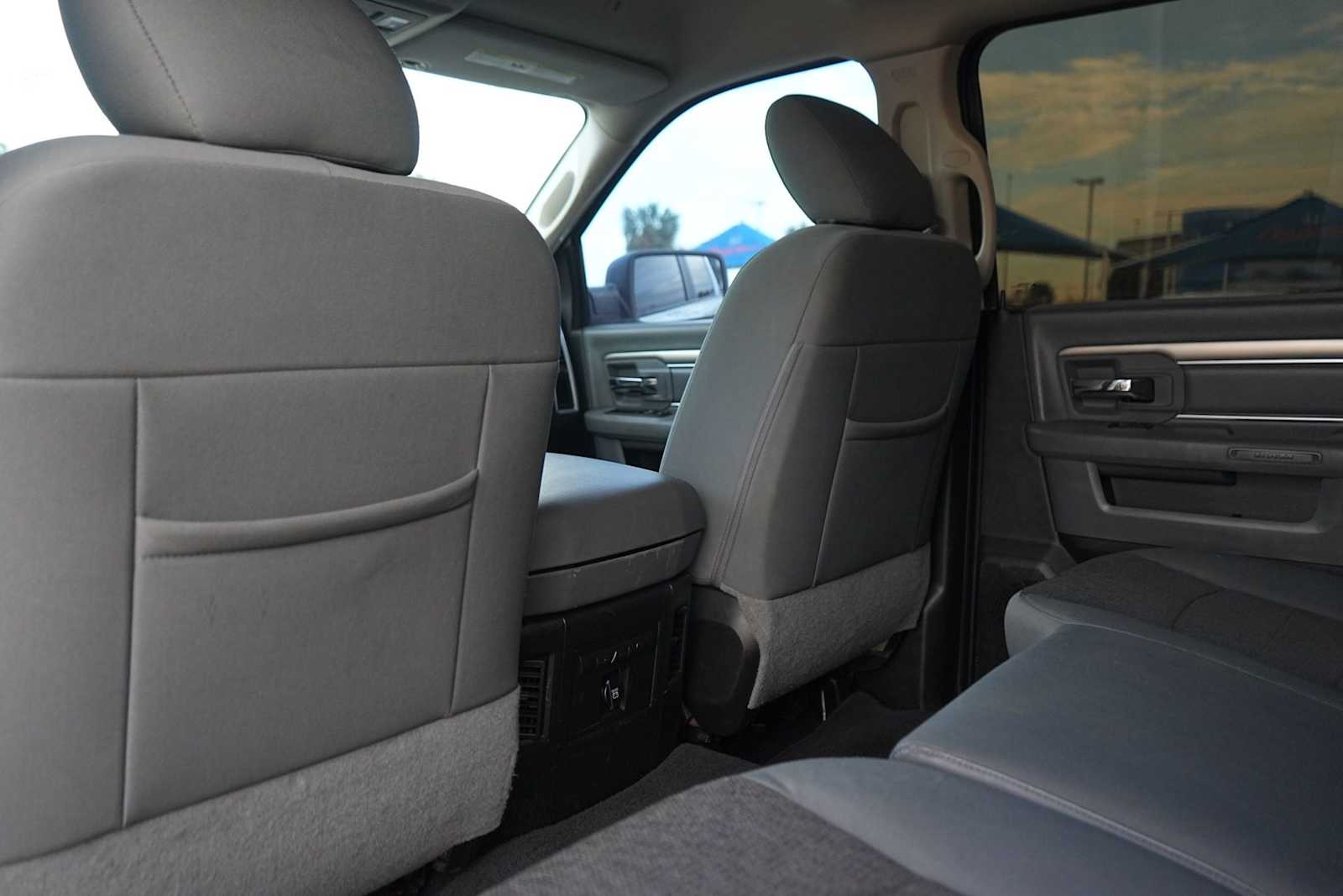 Thumbnail: 2020 RAM 1500 Classic - 13