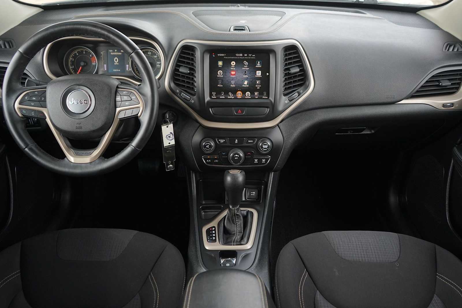 Thumbnail: 2016 Jeep Cherokee - 10