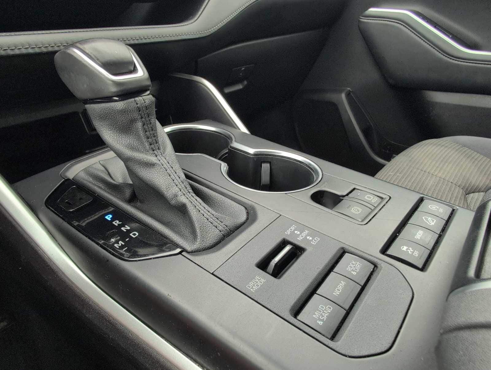 Thumbnail: 2021 Toyota Highlander - 32