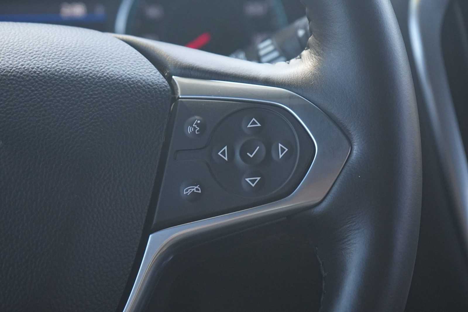 Thumbnail: 2022 Chevrolet Traverse - 18