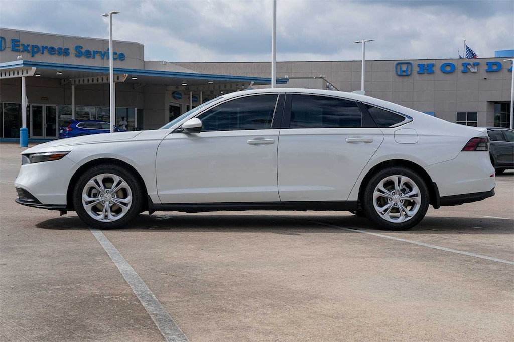 New 2025 Honda Accord LX Sedan