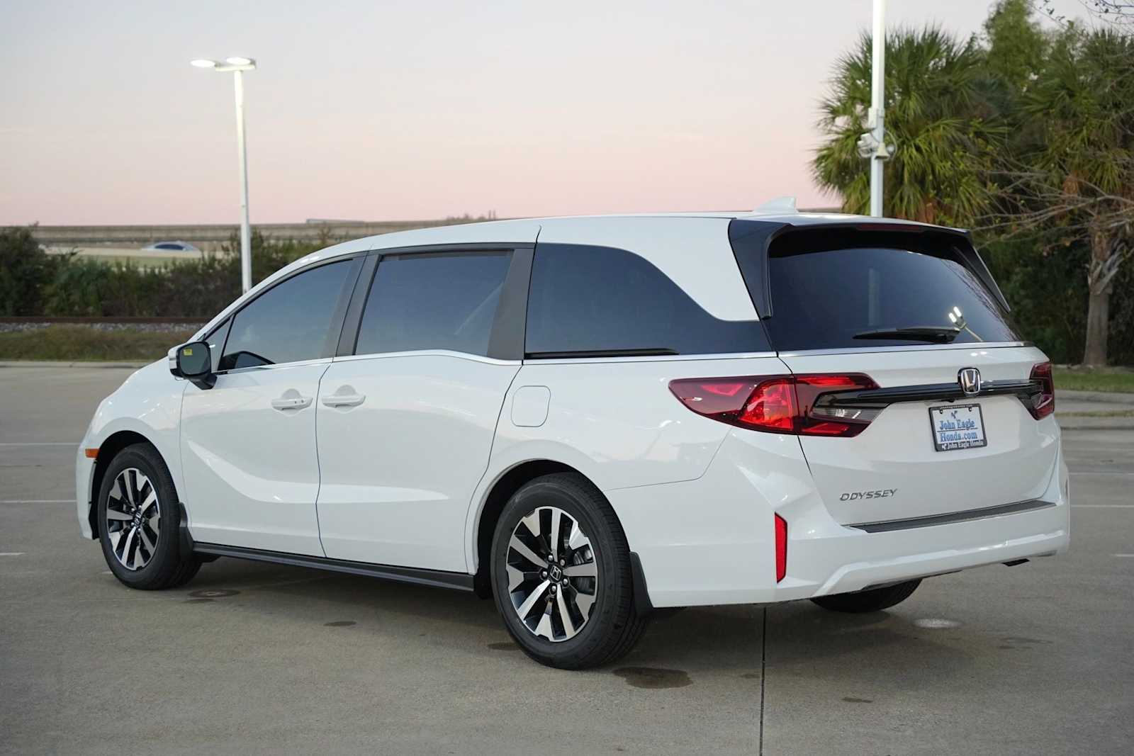 Thumbnail: 2026 Honda Odyssey - 4