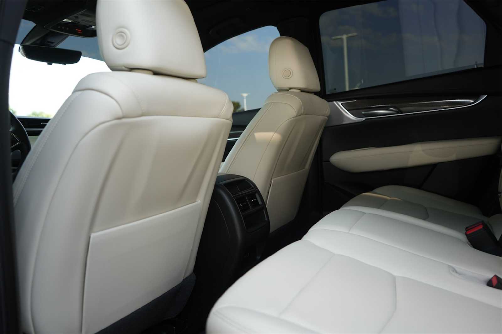 Thumbnail: 2024 Cadillac XT5 - 12