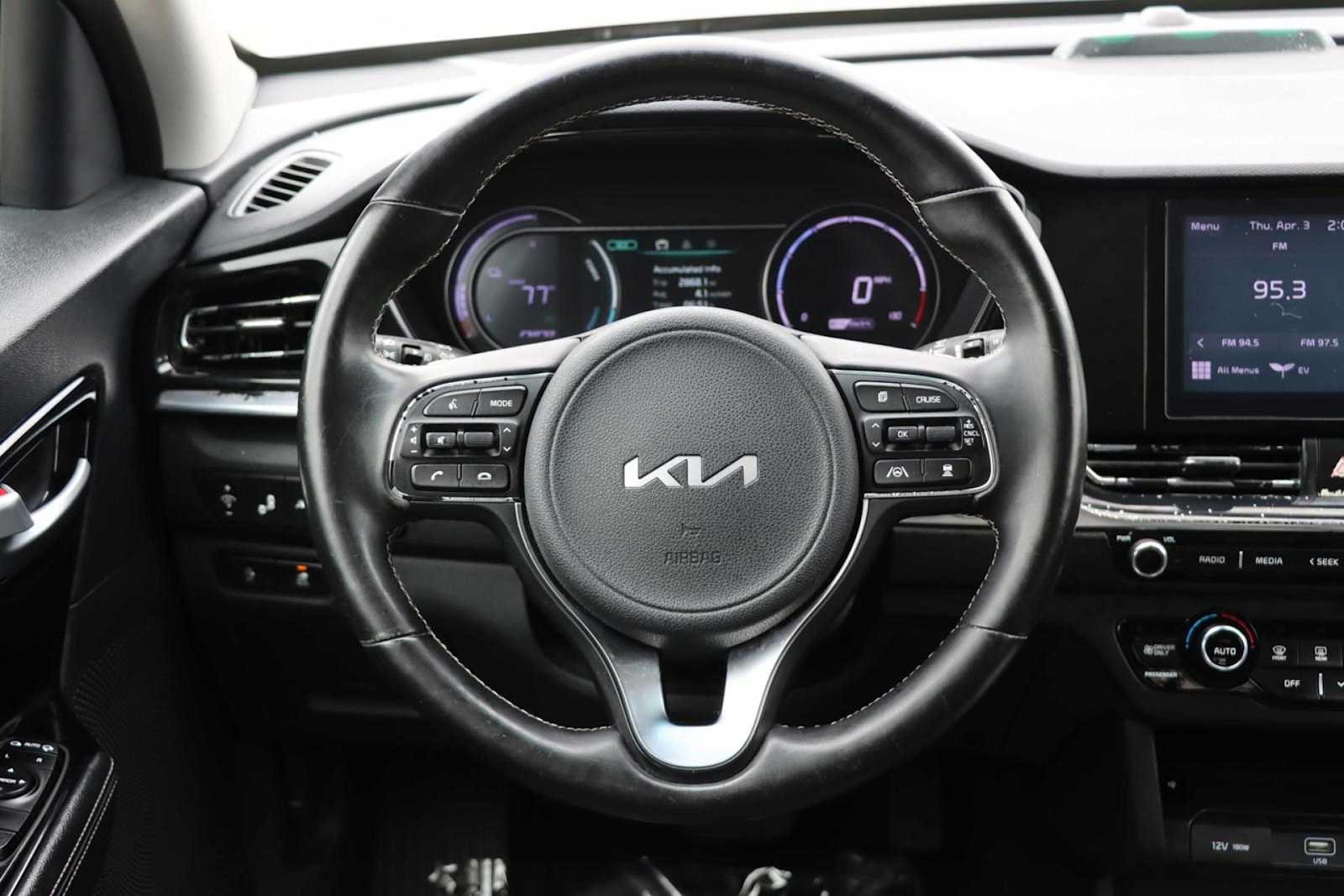 2022 Kia Niro S 16